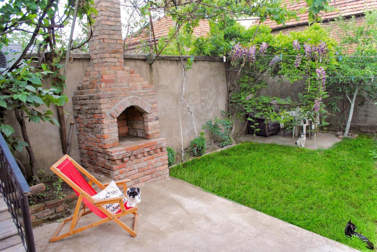 Big Three Apartments In Avlabari, Old Tbilisi Exterior foto